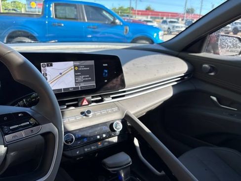 Used 2024 Hyundai Elantra SEL w/ Convenience Package FWD image 10