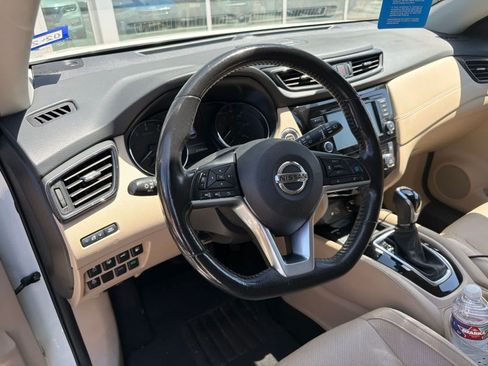 Used 2018 Nissan Rogue SL w/ Premium Package FWD image 5