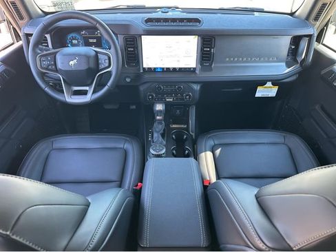 New 2025 Ford Bronco Badlands image 7