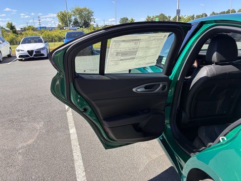 New 2025 Alfa Romeo Giulia AWD w/ Driving Assist Package image 28