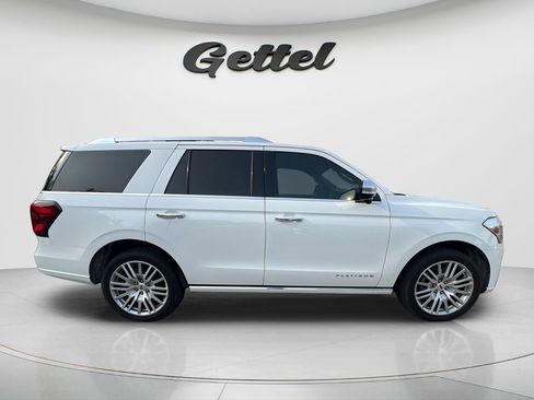 Used 2023 Ford Expedition Platinum RWD image 3
