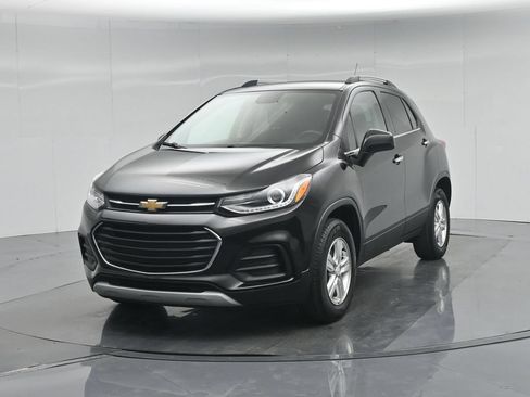 Used 2020 Chevrolet Trax LT w/ LT Convenience Package AWD/4WD image 58