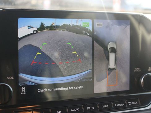 Used 2022 Nissan Rogue Platinum w/ Head-Up Display Package FWD image 25