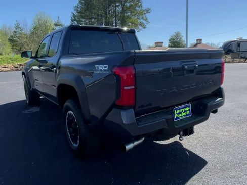 Used 2024 Toyota Tacoma TRD Off-Road image 7