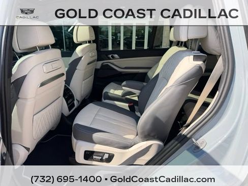 Used 2025 BMW X7 M60i AWD/4WD image 17
