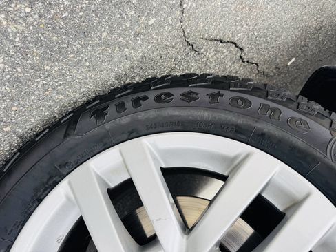 Used 2016 Toyota Highlander LE image 5