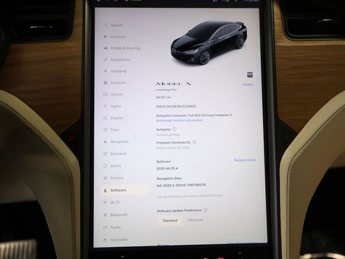 Used 2020 Tesla Model X Long Range image 46