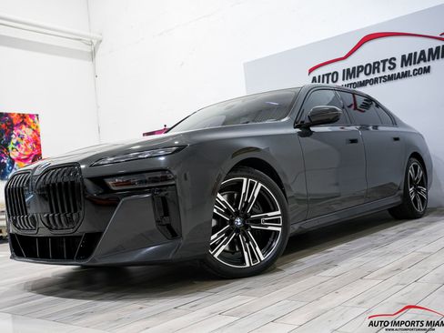 Used 2023 BMW 760i xDrive w/ Executive Package AWD/4WD image 3