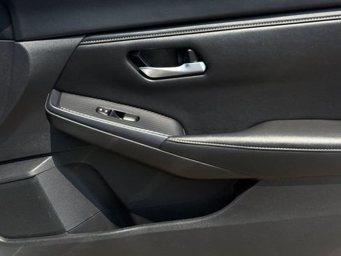 Used 2024 Nissan Sentra SV FWD image 17