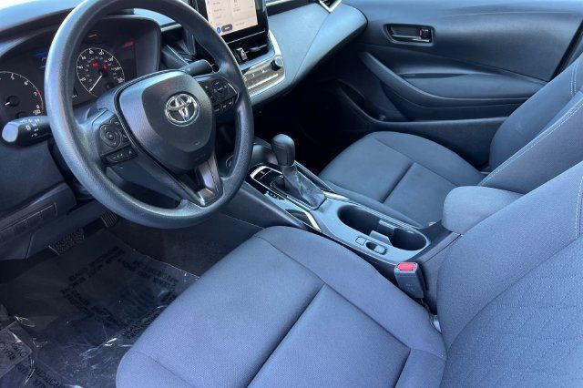 Used 2025 Toyota Corolla LE FWD image 10