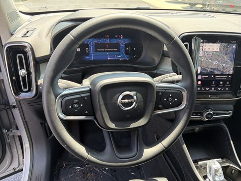 Used 2023 Volvo XC40 B5 Plus w/ Driver Assist Package AWD/4WD image 22
