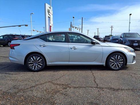 New 2026 Nissan Altima 2.5 SV FWD image 8