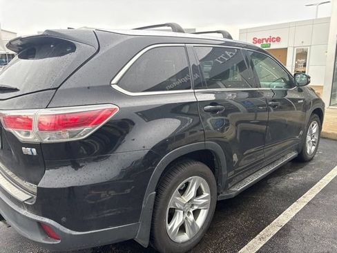 Used 2014 Toyota Highlander Limited Platinum AWD/4WD image 2
