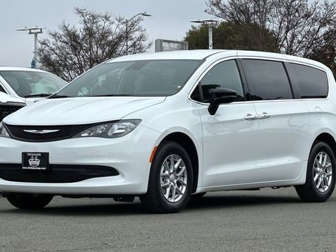 New 2026 Chrysler Voyager LX image 8