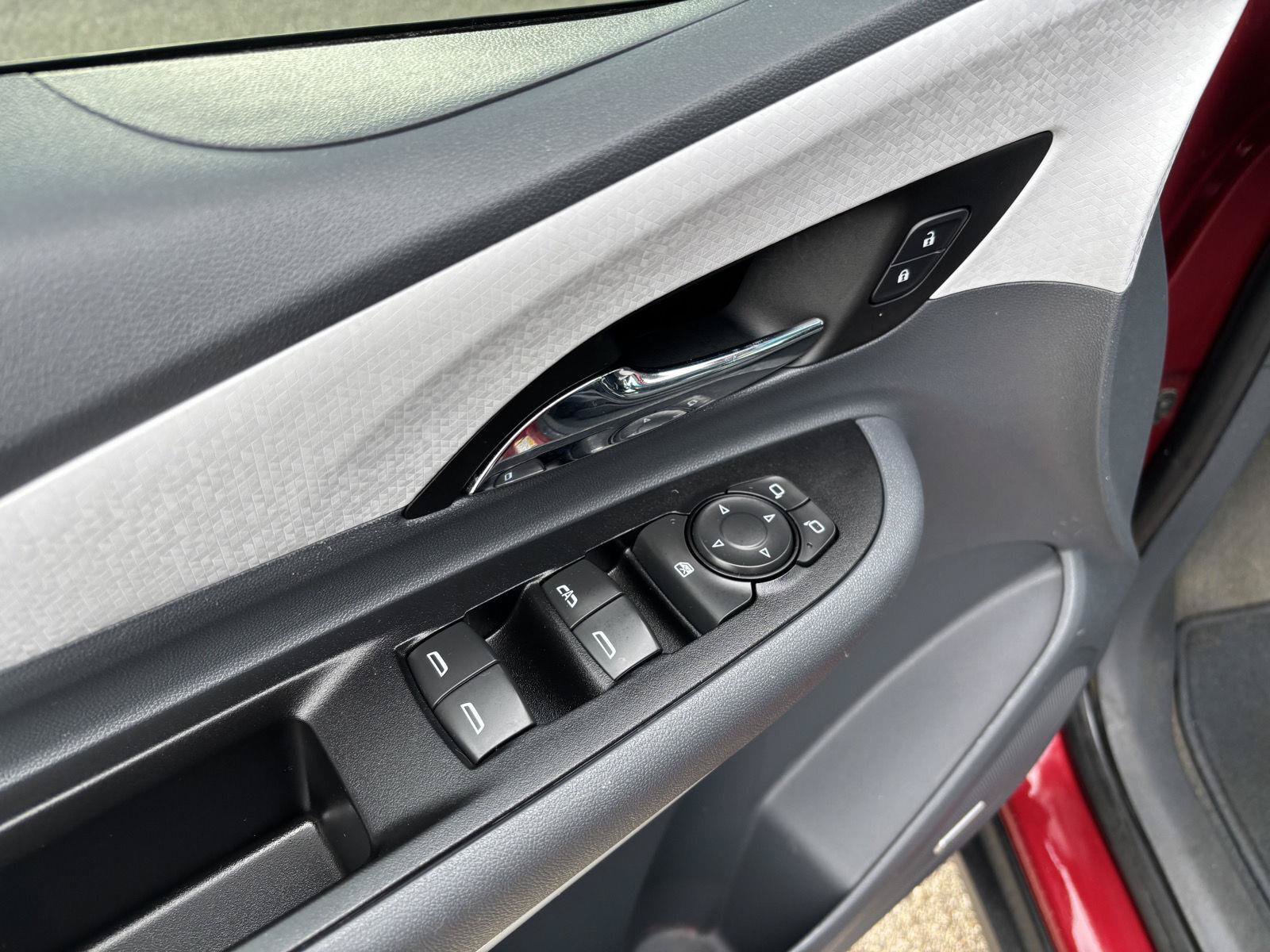 Used 2021 Chevrolet Bolt Premier w/ Infotainment Package FWD image 11