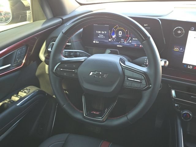 Used 2025 Chevrolet Traverse RS FWD image 40