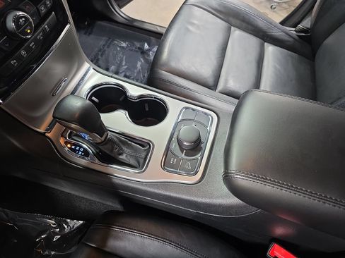 Used 2021 Jeep Grand Cherokee Limited w/ Premium Lighting Group AWD/4WD image 23