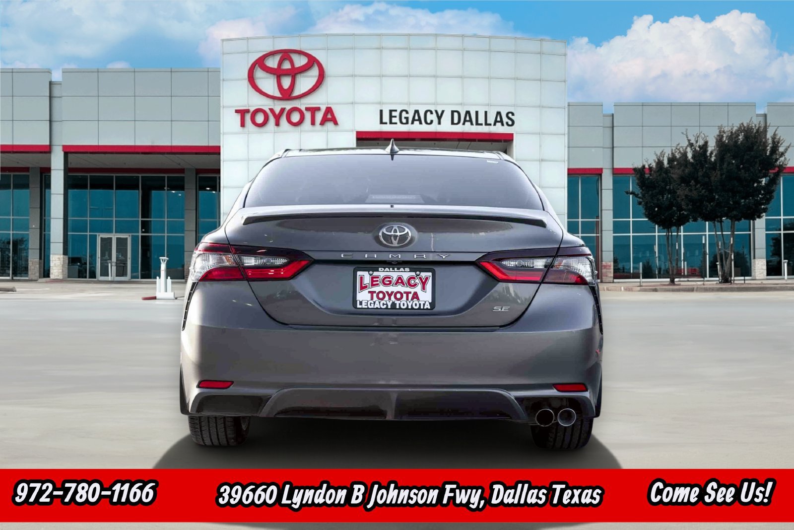 Used 2024 Toyota Camry SE w/ Convenience Package FWD image 7