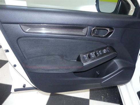 Used 2025 Honda Civic Type R image 27