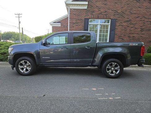 Used 2019 Chevrolet Colorado Z71 AWD/4WD image 2