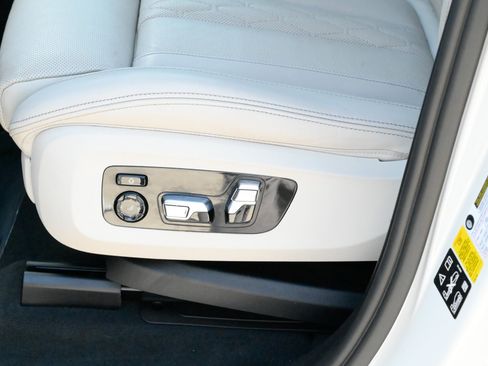 Used 2022 BMW X5 M50i w/ Executive Package AWD/4WD image 18