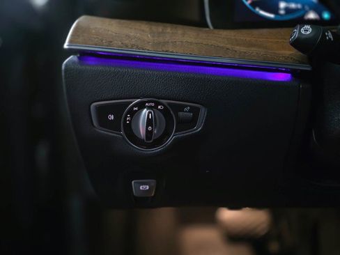 Used 2021 Mercedes-Benz E 450 4MATIC Sedan image 31