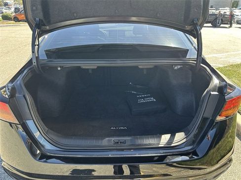 Certified 2024 Nissan Altima 2.5 SR w/ SR Premium Package image 28