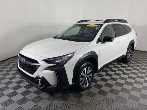 Used 2024 Subaru Outback Premium image 10