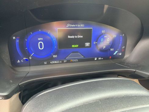 Used 2020 Ford Escape Titanium image 8