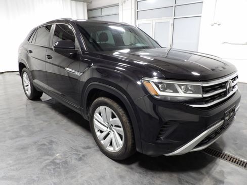 Used 2021 Volkswagen Atlas Cross Sport SE w/ Panoramic Sunroof Package AWD/4WD image 2
