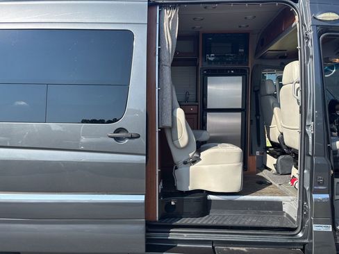 Used 2016 Mercedes-Benz Sprinter 3500 image 16