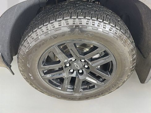 Used 2024 Chevrolet Silverado 1500 RST w/ Z71 Off-Road Package AWD/4WD image 17