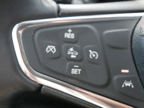 Used 2020 Chevrolet Equinox LT FWD image 31