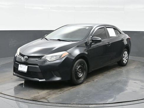 Used 2015 Toyota Corolla LE FWD image 2