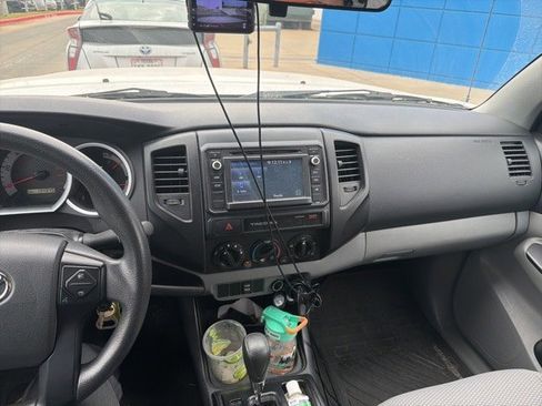 Used 2015 Toyota Tacoma 2WD Access Cab image 17