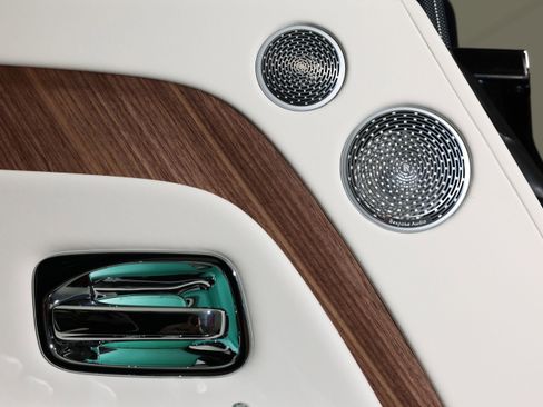 New 2026 Rolls-Royce Spectre image 42