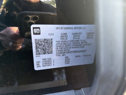 Used 2024 Chevrolet Tahoe Premier w/ Premium Package image 36