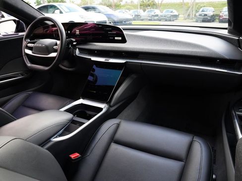 Used 2024 Lucid Air Pure RWD image 20