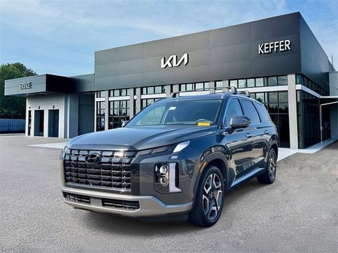 Used 2023 Hyundai Palisade Limited image 4