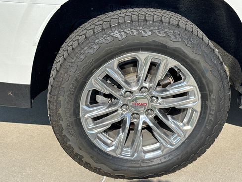Used 2022 GMC Yukon XL SLT w/ SLT Luxury Package AWD/4WD image 12