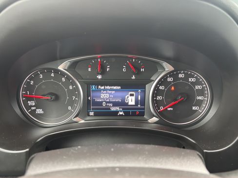 Used 2023 GMC Terrain SLE w/ Driver Convenience Package FWD image 17