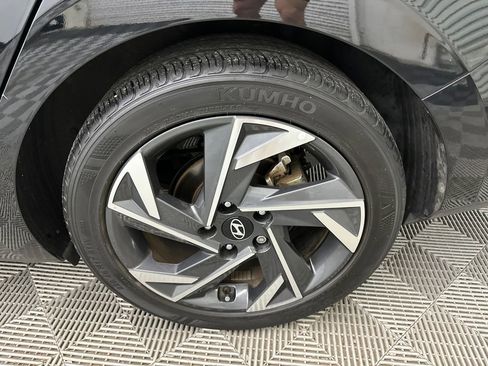 Used 2024 Hyundai Elantra SEL w/ Convenience Package FWD image 18