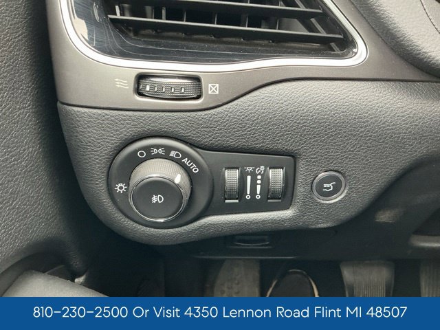 Used 2019 Jeep Cherokee Limited AWD/4WD image 18