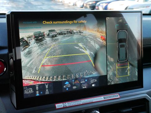 Certified 2025 Toyota 4Runner TRD Off-Road Premium image 29