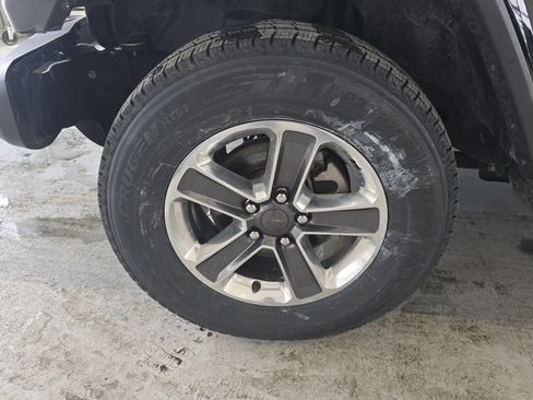 Used 2020 Jeep Wrangler Unlimited Sahara image 8