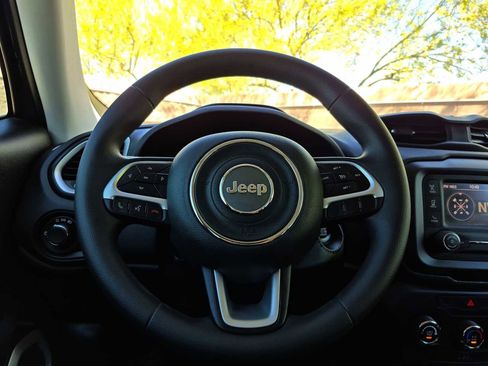Used 2019 Jeep Renegade Sport FWD image 18