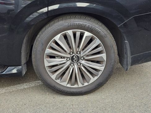 Used 2025 INFINITI QX80 Sensory AWD/4WD image 9