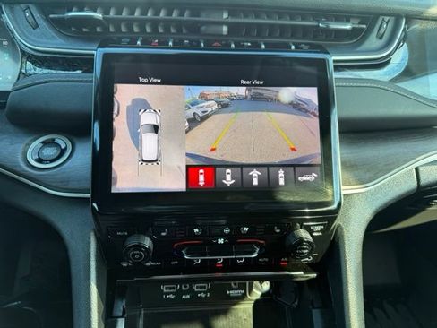 Used 2023 Jeep Grand Cherokee 4WD 4xe w/ Luxury Tech Group II image 10