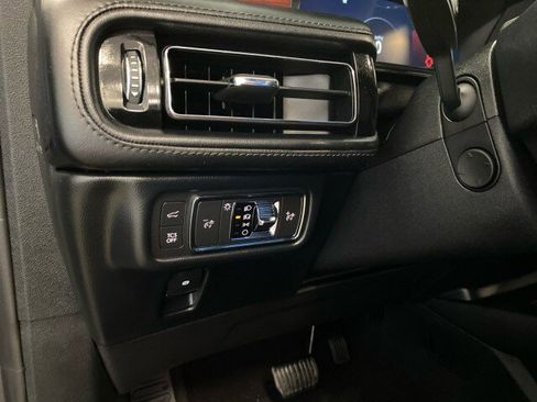 Used 2022 Lincoln Nautilus Reserve image 17