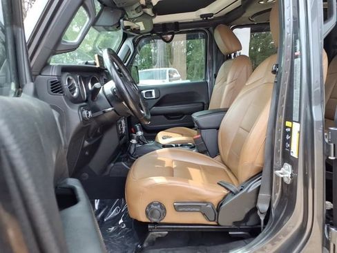 Used 2020 Jeep Gladiator Overland AWD/4WD image 16